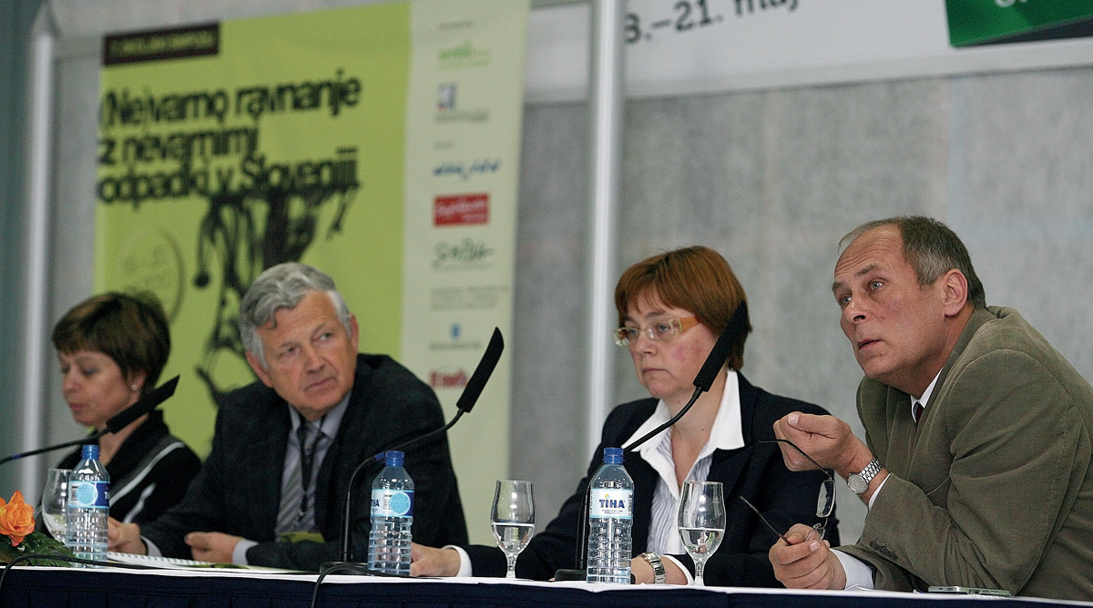 Z leve proti desni: Tatjana Bernik, Jože Volfand, Katja Buda, Bojan Dejak
