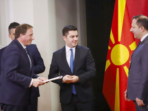 (z leve) dr. Igor Koprivnikar, član uprave GENI in direktor družbe GEN I, Minister za gospodarstvo Severne Makedonije in Oliver Spasovski, predsednik Vlade Severne Makedonije