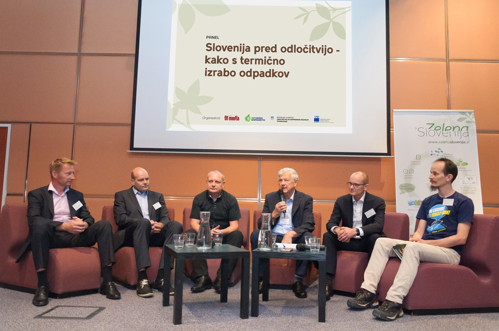 Okrogla miza - kako s termično izrabo odpadkov. Od leve proti desni: Sebastijan Zupanc, Jure Fišer, mag. Marko Zidanšek, Jože Volfand, dr. Tomaž Vuk, Jaka Kranjc. Foto: Boštjan Čadej