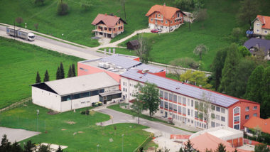 Svojo streho je podjetju Sonce energija oddala v najem tudi Osnovna šola Dobrna.