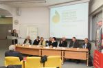 Simpozij - Termična obdelava odpadkov v Sloveniji - Okrogla miza: Načrtovanje sežigalnic v Sloveniji: pomik po odpadkarski hierarhiji navzgor ali navzdol? Na okrogli mizi so bili (z leve): Martin Rahten, predstavnik ZEG, Jernej Fefer, Komunalno podjetje Vrhnika, Erika Oblak, predstavnica Ekologov brez meja, Martin Koprivc, Lafarge Cement, mag. Bernarda Podlipnik, MKO, dr. Viktor Grilc, Kemijski inštitut, dr. Filip Kokalj, Energetika Maribor in dr. Marko Notar, TE-TOL. Okroglo mizo je vodila mag. Vanesa Čanji. foto: Boštjan Čadej