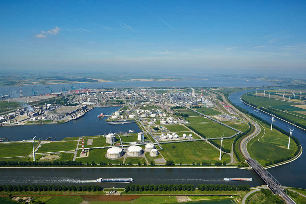 BASF Antwerpen – obrat za integrirano kemično proizvodnjo, ki bo skupaj z Air Liquide v pristanišču Antwerpen ustvaril prvo in največjo vrednostno verigo čezmejnega CCS