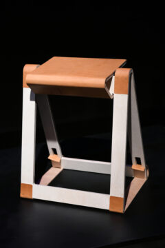 Nagrajeni stol: Kerf-folding stool chair, Hamza Bavčić, Bosna in Hercegovina (foto: Bojan Štefanič, Atelje)