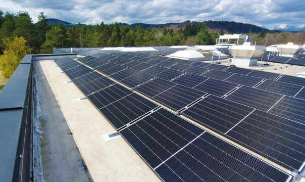 Lastna solarna elektrarna v velikosti 121 kW