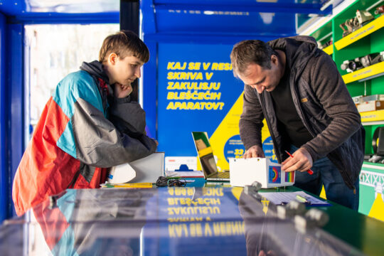 Brezplačna diagnostika aparata zunaj na 2. festivalu ponovne uporabe