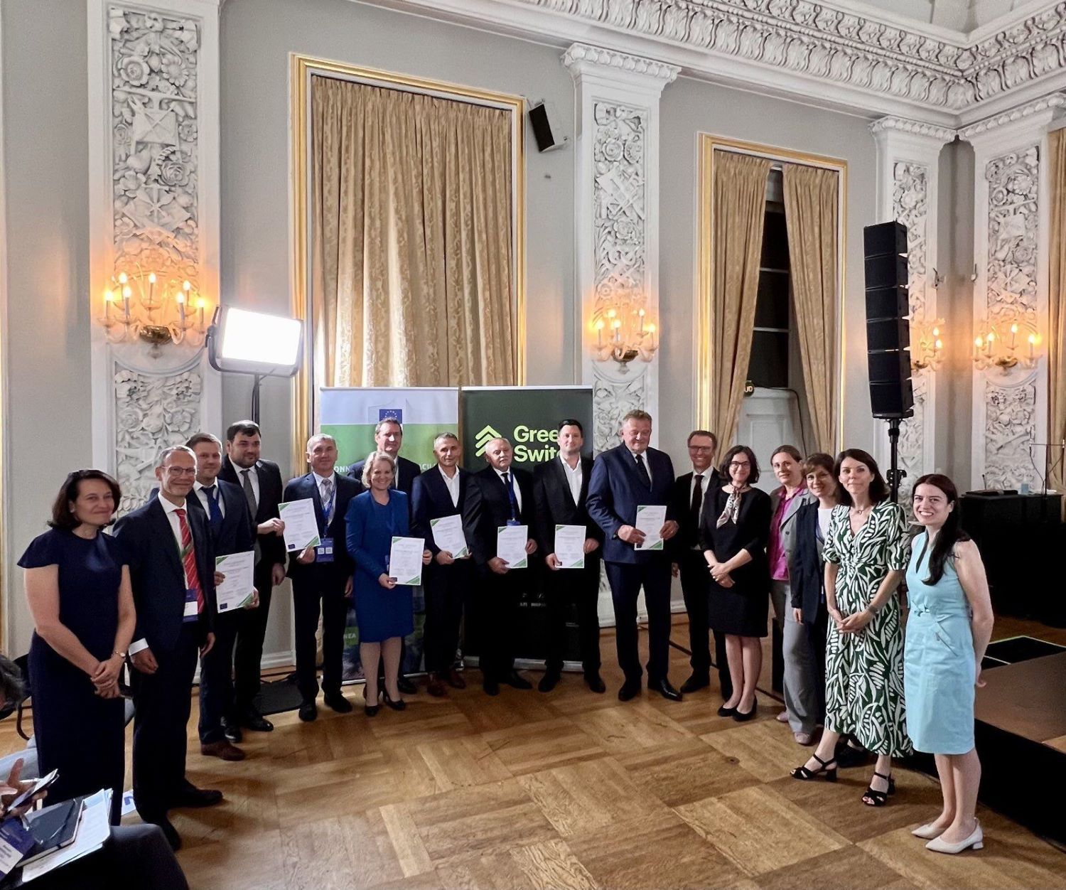 Foto podpis sporazuma o sofinanciranju projekta GreenSwitch 2