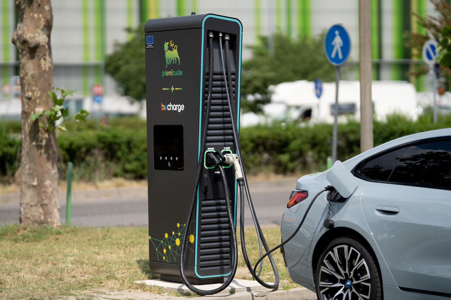 Slovenija bo bogatejsa za 62 hitrih in ultrahitrih elektricnih polnilnic