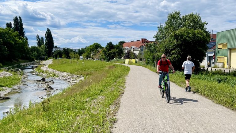 liesingbach radweg hochwassergasse 4ebd99e19974a2e40ffed08b49081f2a
