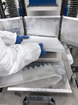 Vzorec jedra vakuumsko izolacijskega panela iz hibridnih eko-nanomaterialov