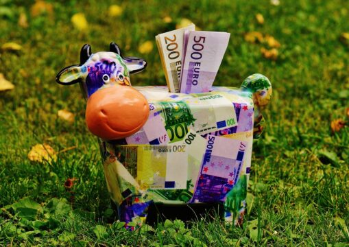piggy bank 1510525 1280