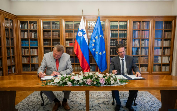 Posnetek zaslona 2025 10 06 072240