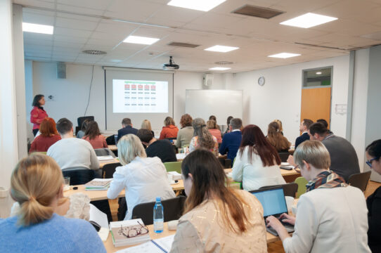 Fit media ESG 204 205