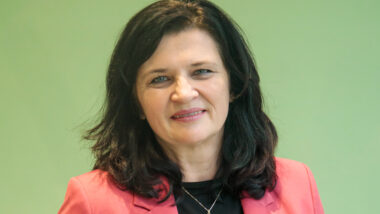 Mag. Anita Hrast, soustanoviteljica in direktorica IRDO – Inštitut za razvoj družbene odgovornosti