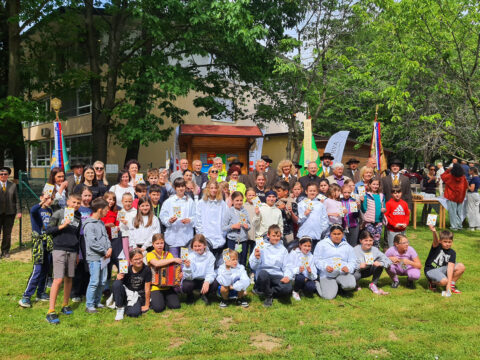 Nagrajenci izbora Naj ucni cebelnjak PRVA cebela 2026 je Cebelarsko drustvo Kamnica Bresternica in OS Kamnica v Mariboru foto Maribor24.si