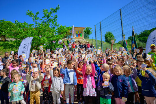 Pozdrav 22. učnemu čebelnjaku PRVA čebela na OŠ Branik v Novi Gorici