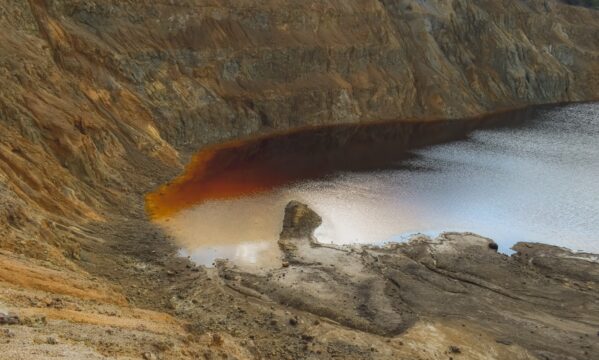 dimitrisvetsikas1969 acid lake 4956205