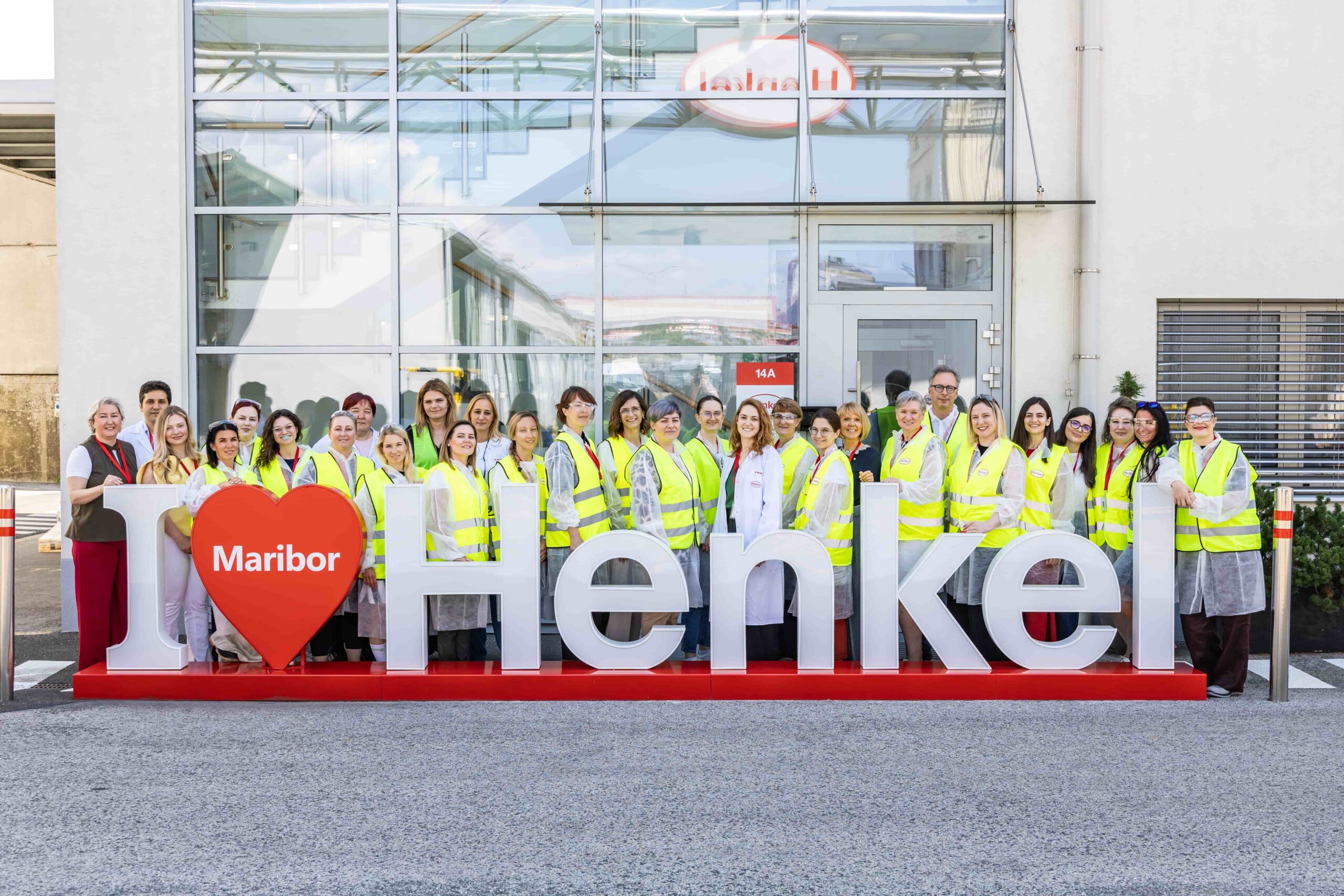 Nominiranke za Inzenirko leta so ob Svetovnem dnevu inzenirk INWED 2026 obiskale podjetje Henkel Maribor scaled