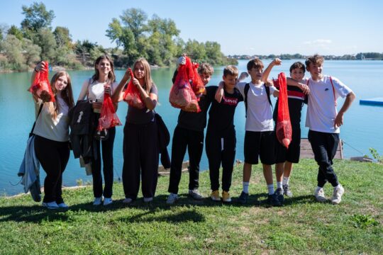 Potapljaci z otroki ocistili Sobosko jezero 7 Large